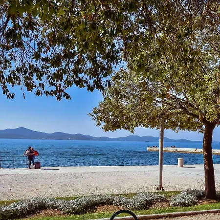 Vila Yellow House By Interhome *