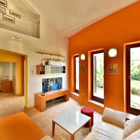 Yellow House By Interhome Vila