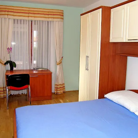 Yellow House By Interhome Vila Zadar