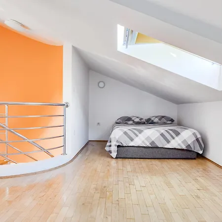 Βίλα Yellow House By Interhome *