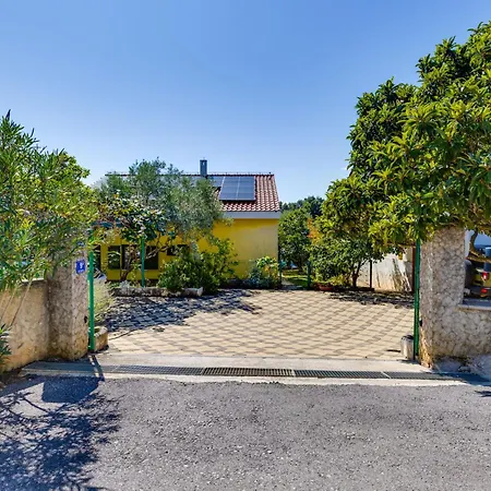 Yellow House By Interhome Zadar