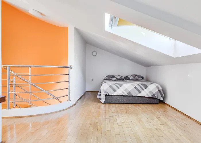 Βίλα Yellow House By Interhome *