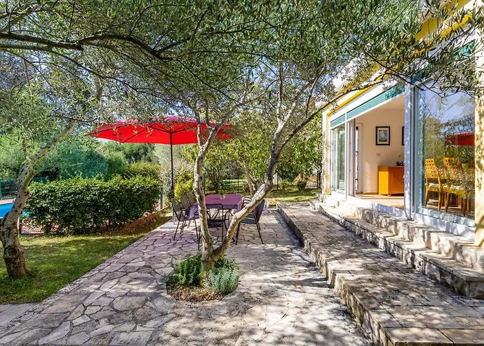 Yellow House By Interhome Ζαντάρ