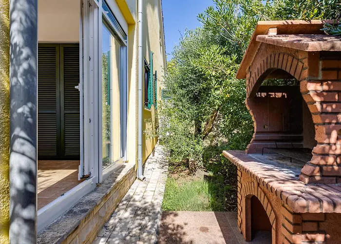 Βίλα Yellow House By Interhome