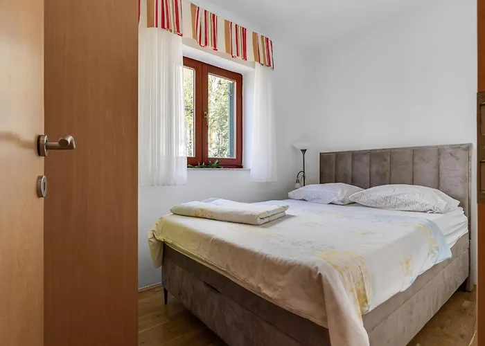 Βίλα Yellow House By Interhome *