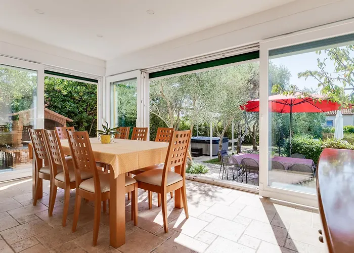 Yellow House By Interhome Βίλα *